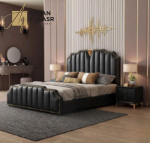 سرير نوم بتصميم ايطالي مميز مع 2 كمودينة