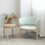 كرسي مميز بشكل بسيط