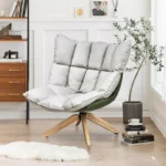 كرسي بمقعد جلدي وارجل خشبية