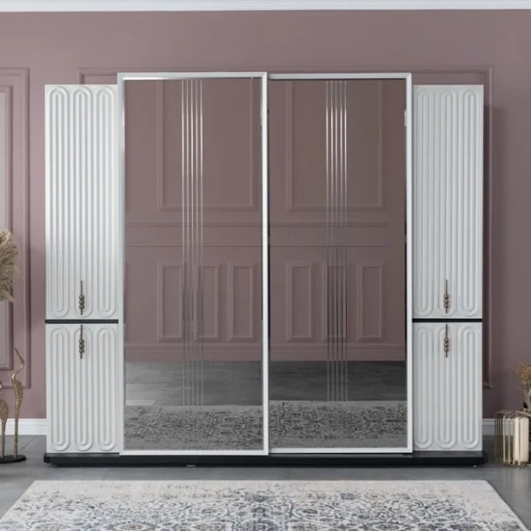 خزانة ملابس ذات اماكن تخزين متعددة