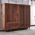 خزانة ملابس كلاسيكي علي الطراز القديم