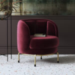 ⁦كرسي مفرد بطابع مريح – تصميم عصري بتنجيد فاخر – قاعدة خشبية متينة وأناقة مثالية للزاوية⁩ - الصورة ⁦4⁩