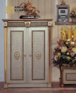 خزانة ملابس من تصميم ملكي كلاسيكي