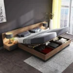 سرير خشبي مع 2 كومودينة – تصميم عصري بلمسة كلاسيكية – لوح رأس مبطن – خامات متينة وتشطيب فاخر