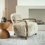 كرسي مفرد من الفرو