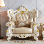 ⁦طقم كنب ملكي فاخر – تصميم كلاسيكي مطرز – تنجيد فاخر – هيكل خشبي متين – يشمل 3 و2 و1 مقاعد⁩ - الصورة ⁦2⁩