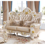 ⁦طقم كنب ملكي فاخر – تصميم كلاسيكي مطرز – تنجيد فاخر – هيكل خشبي متين – يشمل 3 و2 و1 مقاعد⁩ - الصورة ⁦4⁩