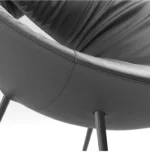 كرسي مفرد بشكل حديث