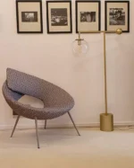 كرسي مفرد بشكل حديث