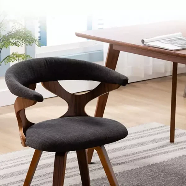 كرسي طعام بتصميم حديث