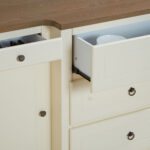 ⁦بوفيه فاخر بتصميم كلاسيكي أنيق⁩ - الصورة ⁦4⁩