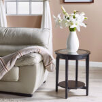 طاولة جانبية بسطح زجاج من لوك