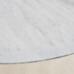 ⁦طاولة طعام رخام بتصميم أنيق وجودة عالية⁩ - الصورة ⁦2⁩