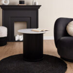 طاولة جانبية بسطح رخامي - مونوكروم