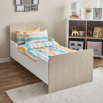 سرير نوم للاطفال بتصميم بسيط