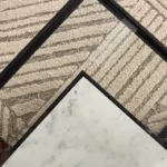 ⁦طاولة قهوة بسطح زجاج تصميم بيتسي⁩ - الصورة ⁦4⁩