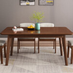 طاولة خشب فاخرة