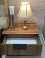 ⁦طقم غرفة نوم بتصميم راقي⁩ - الصورة ⁦8⁩