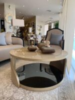 طاولة قهوة بتصميم حديث