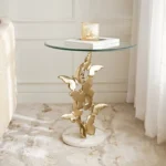 طاولة جانبية بسطح زجاجي بتصميم بترفلاي