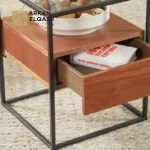 طاولة جانبية