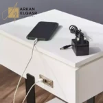 طاولة جانبية بسطح خشبي من كوزي