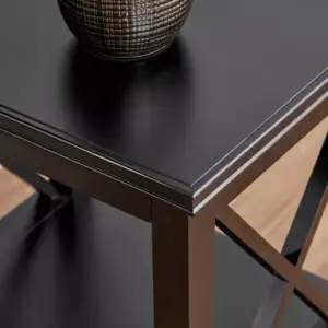 طاولة جانبية بسطح خشبي من ماريلاند