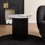 طاولة جانبية بسطح رخامي بتصميم مونوكروم