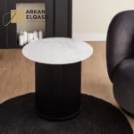 طاولة جانبية بسطح رخامي بتصميم مونوكروم