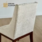 طقم طاولة طعام كلاسيكي 10 كراسي – تصميم فاخر بتفاصيل منحوتة – سطح خشبي متين – مثالي للعائلات الكبيرة