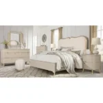 غرفة نوم فاخرة بطابع عصري واسع – تشمل سرير وتسريحة وخزانة وكومودينة – تصميم مريح وتشطيب راقٍ