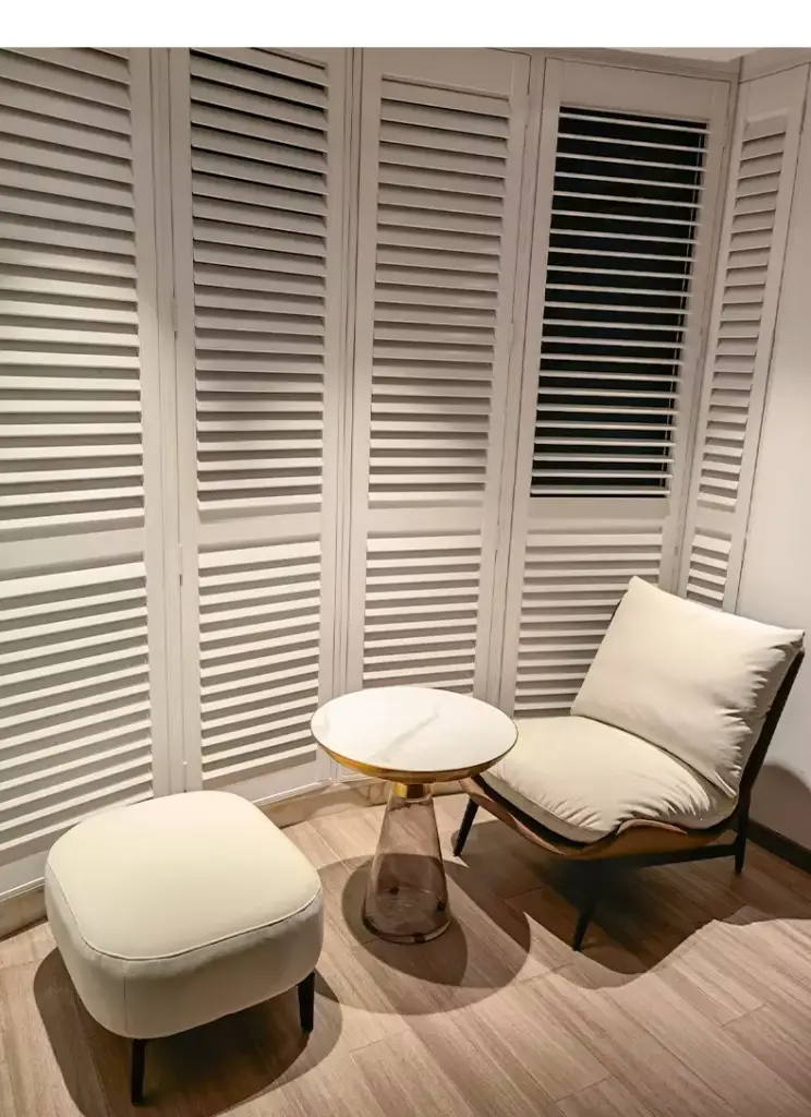 | كرسي مفرد بمسند قدم منخفض