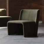 كرسي مفرد بحواف منسقة