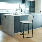 ⁦كرسي بار لون أسود وأبيض مميز⁩ - الصورة ⁦2⁩