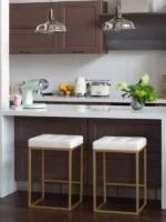 كرسي بار لون ذهبي وأبيض راقي