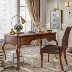 مكتب وكرسي بتصميم كلاسيكي وخامات فاخرة
