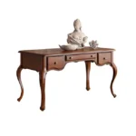 ⁦مكتب وكرسي بتصميم كلاسيكي وخامات فاخرة⁩ - الصورة ⁦3⁩