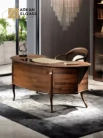 مكتب وكرسي بتصميم كلاسيكي