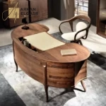 مكتب وكرسي بتصميم كلاسيكي