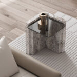 طاولة جانبية بسطح زجاجي