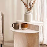 طاولة جانبية رخامية مميزة