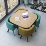 طاولة طعام مربعة مع 4 كراسي متداخلة