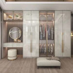 ⁦خزانة ملابس فاخرة بتصميم راقي⁩ - الصورة ⁦3⁩