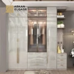 خزانة ملابس فاخرة بتصميم راقي