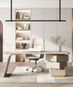 مكتب بتصميم متدرج حديث