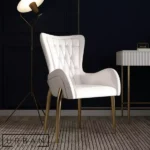 مكتب وكرسي بتصميم مريح