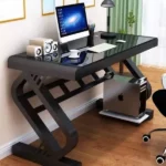 مكتب معدني بتصميم زجاجي