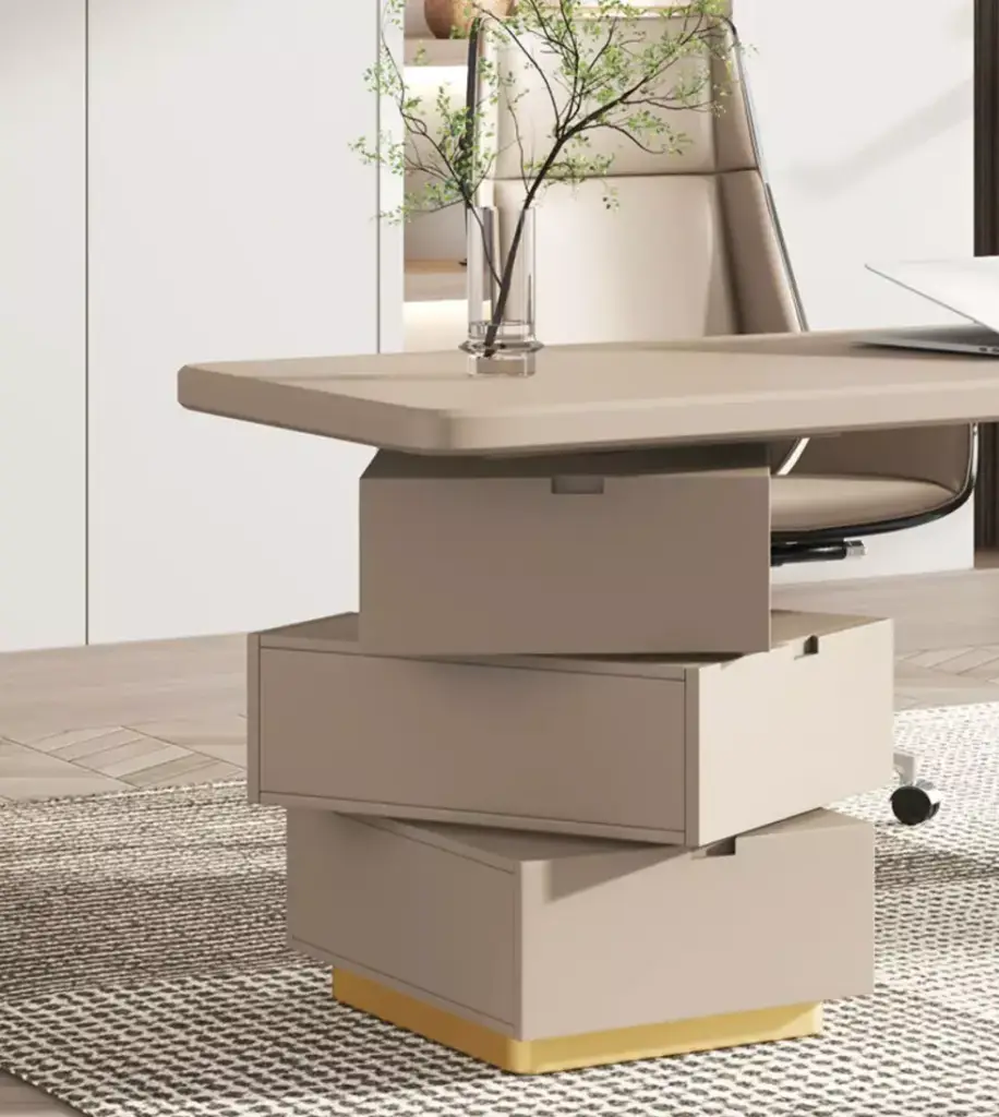 مكتب بتصميم متدرج حديث