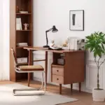 مكتب خشبي عصري مميز