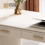 مكتب الفخامة بتصميم أنيق عالي الجودة